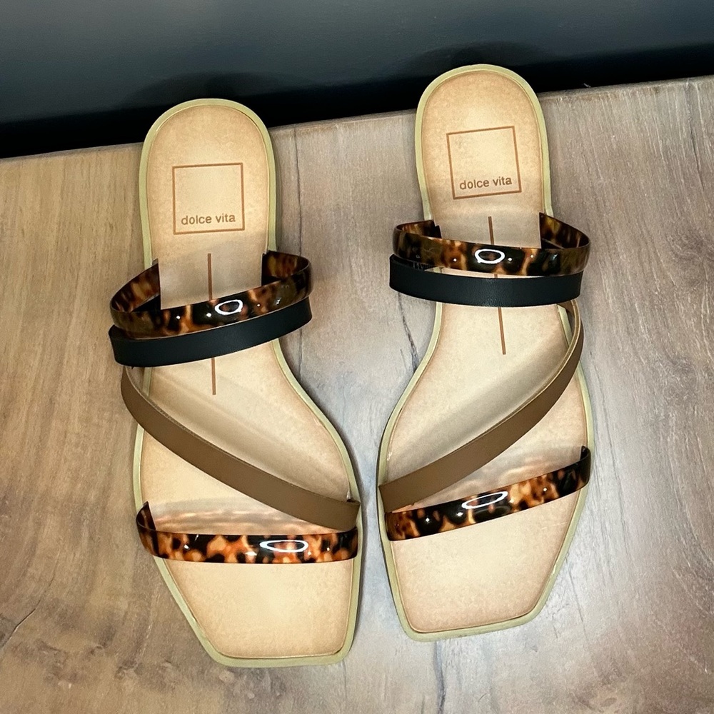 Dolce Vita Isac Tortoise Color Sandals